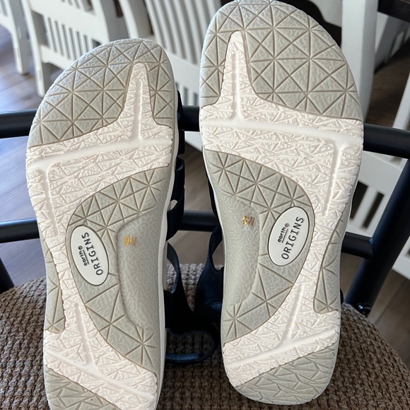 NWT EARTH BLACK SAILA SANDAL 9W - Picture 2 of 6